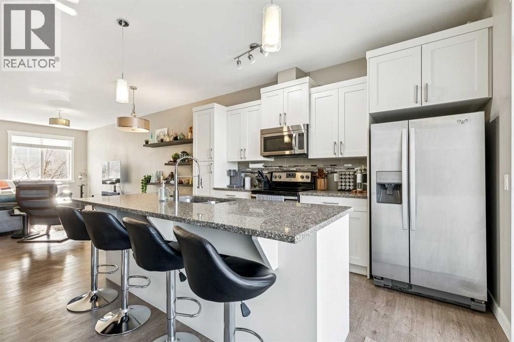 605 Evanston Manor NW — photo 1