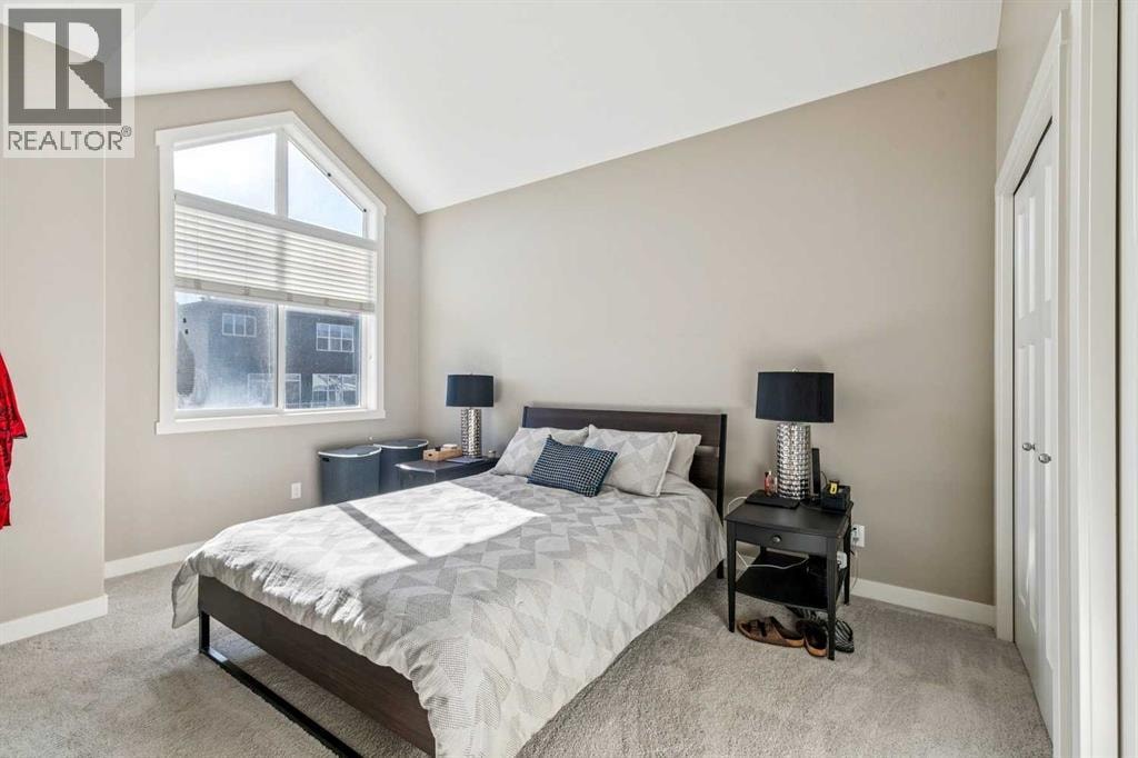 605 Evanston Manor NW — photo 3