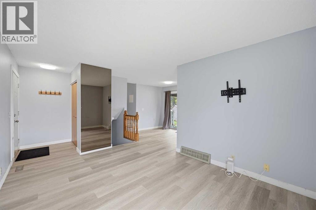 44 Castleridge Close NE — photo 6
