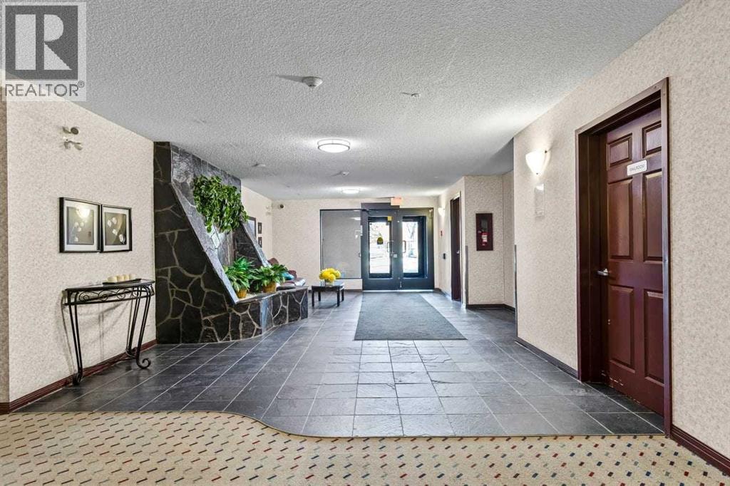 304, 2022 Canyon Meadows Drive SE — photo 32