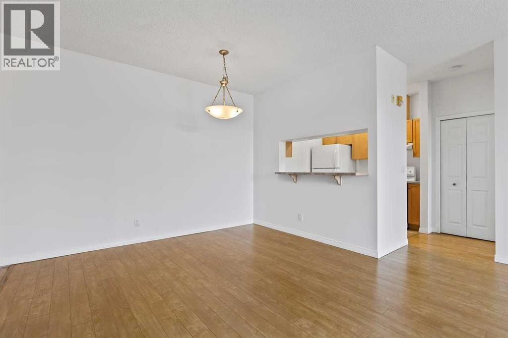 304, 2022 Canyon Meadows Drive SE — photo 9