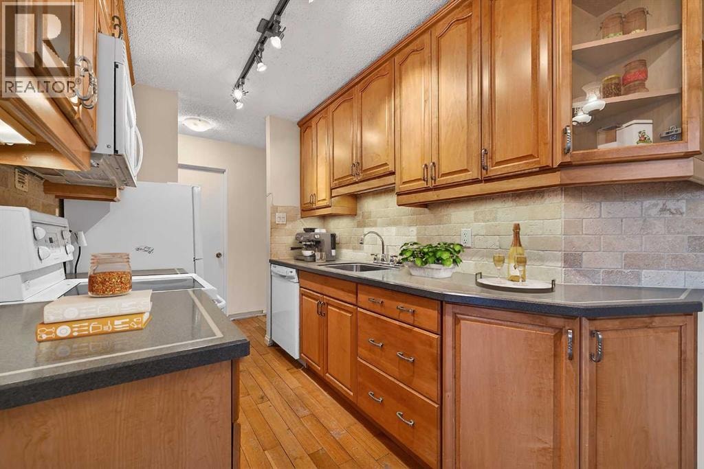 301, 508 Cedar Crescent SW — photo 12