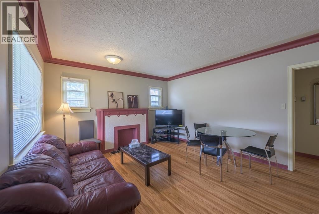 202 15 Avenue NE — photo 4