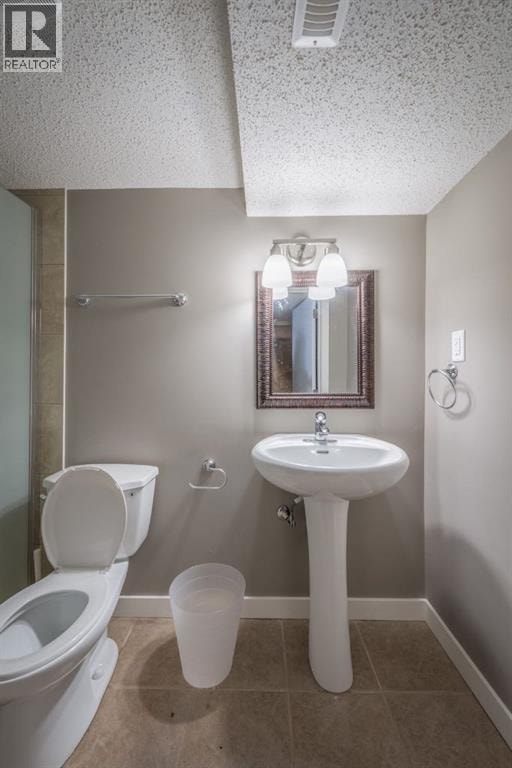 206 15 Avenue NE — photo 13