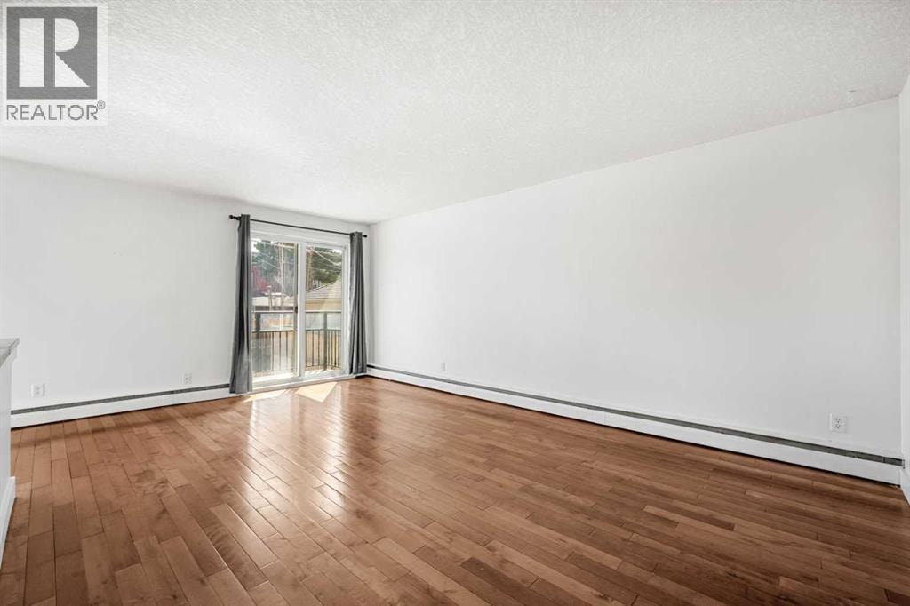 7, 2110 15 Street SW — photo 8