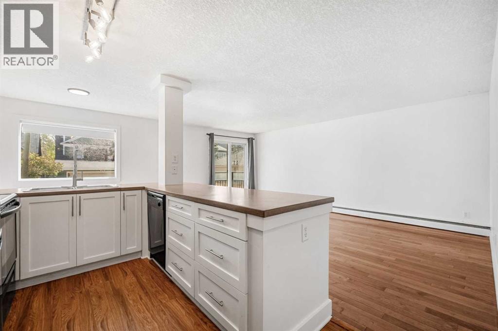 7, 2110 15 Street SW — photo 5