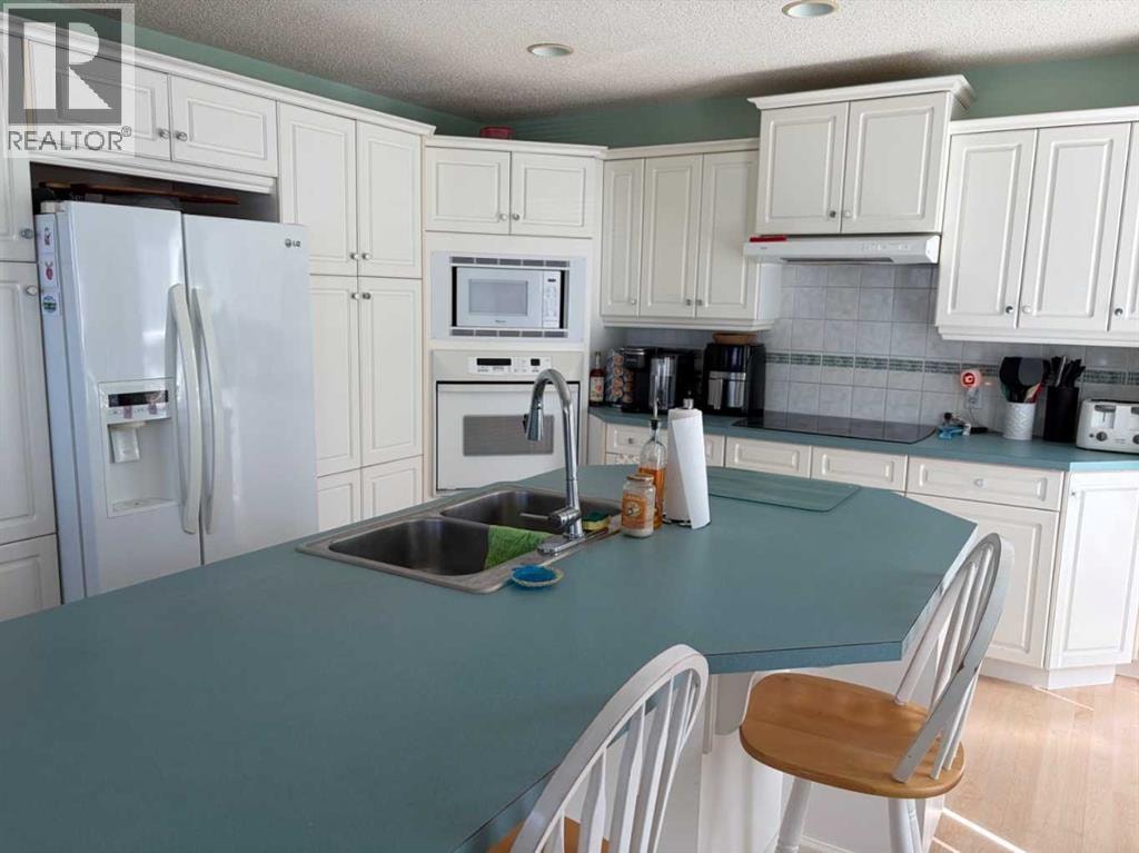 1065 East Chestermere Drive — photo 2