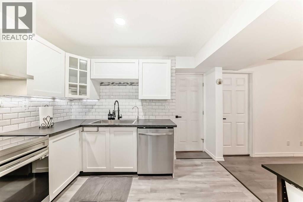 6907 6 Street SW — photo 21