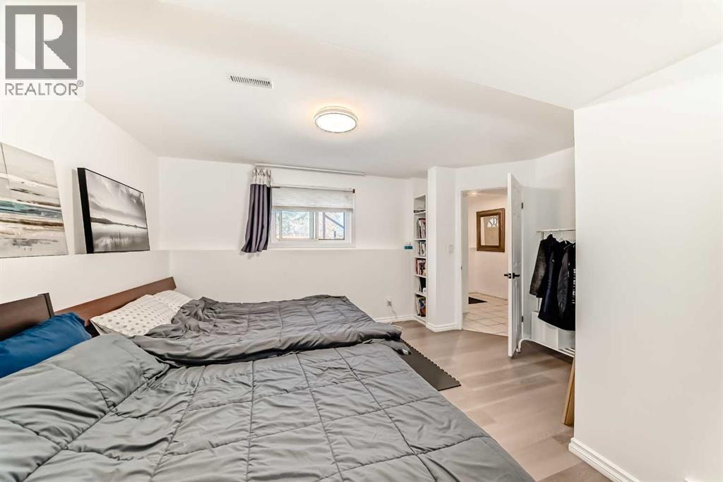 6907 6 Street SW — photo 25