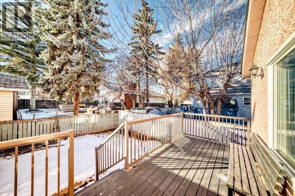 6907 6 Street SW — photo 37