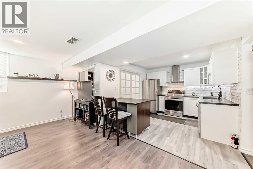 6907 6 Street SW — photo 17