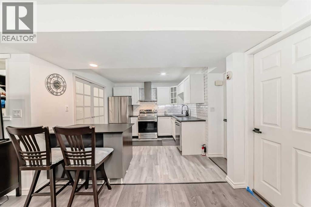 6907 6 Street SW — photo 18