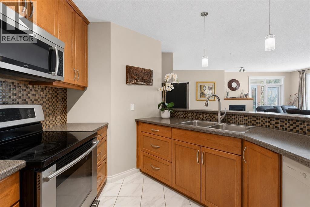 7305, 14 Hemlock Crescent SW — photo 10