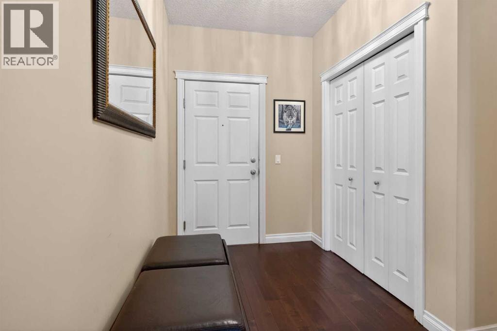7305, 14 Hemlock Crescent SW — photo 3