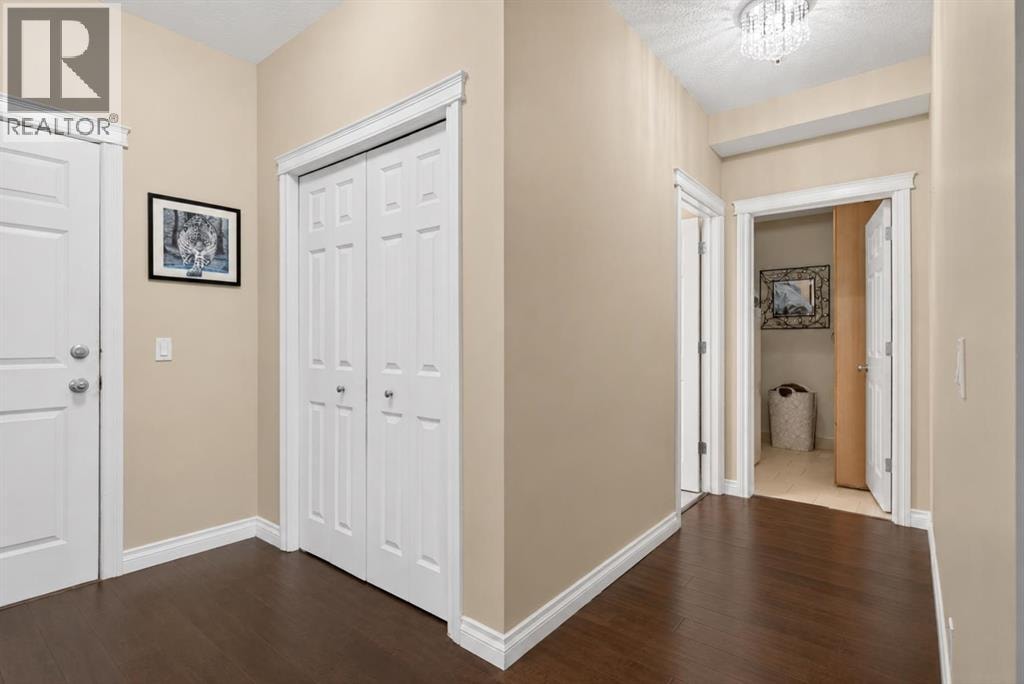 7305, 14 Hemlock Crescent SW — photo 30