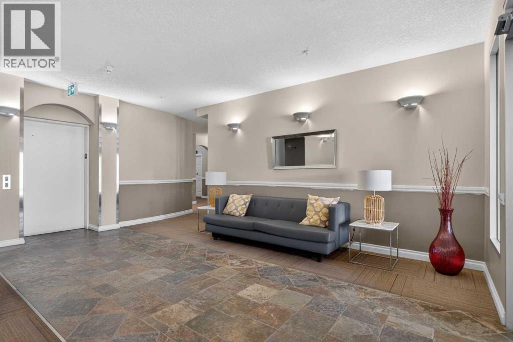 7305, 14 Hemlock Crescent SW — photo 35