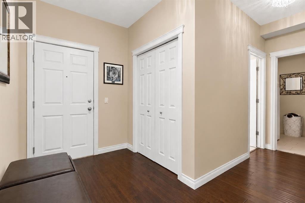 7305, 14 Hemlock Crescent SW — photo 4