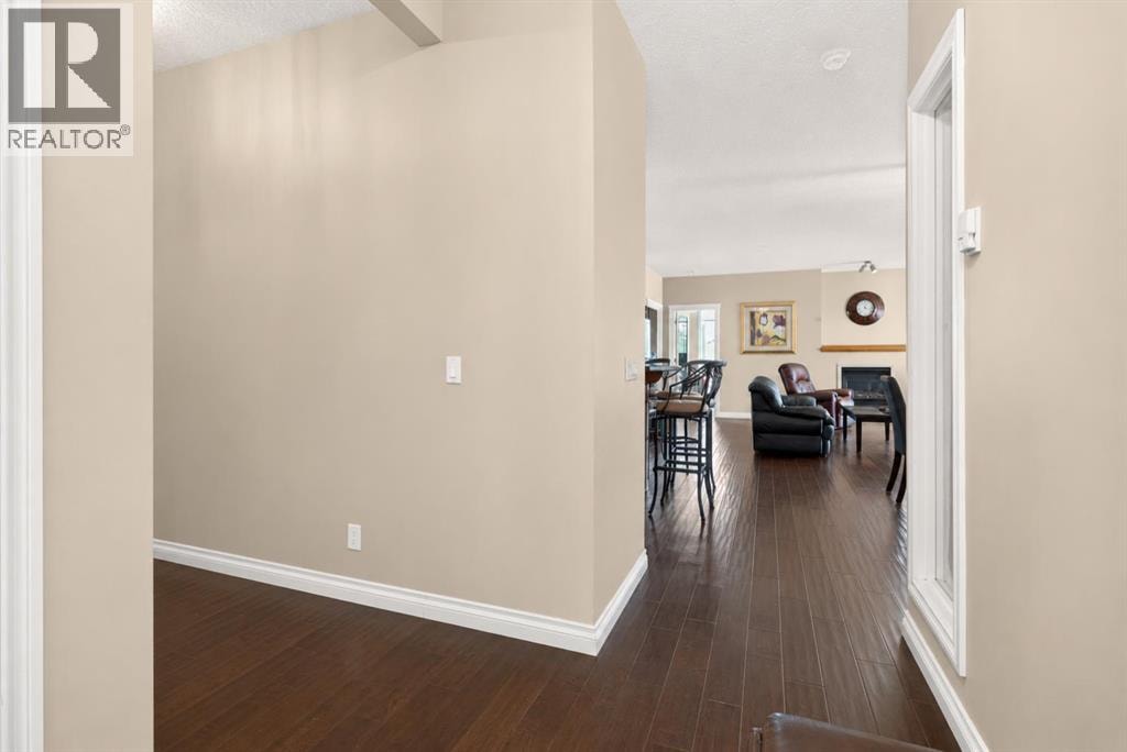 7305, 14 Hemlock Crescent SW — photo 5