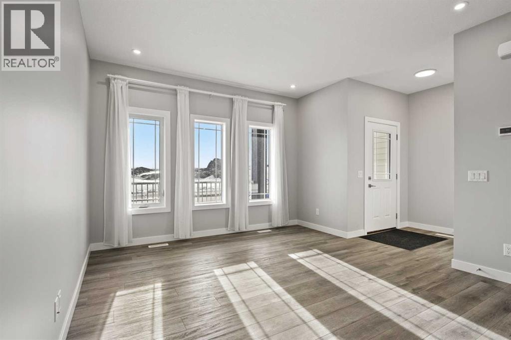 1058 Alpine Avenue SW — photo 3