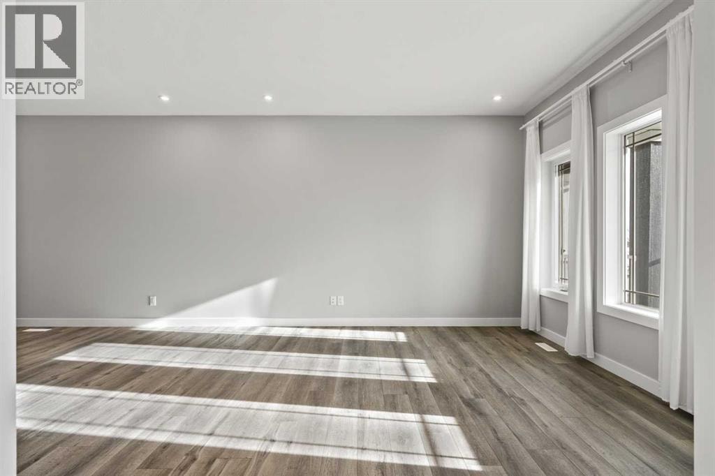 1058 Alpine Avenue SW — photo 4