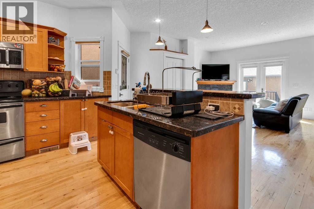 2, 3421 5 Avenue NW — photo 11