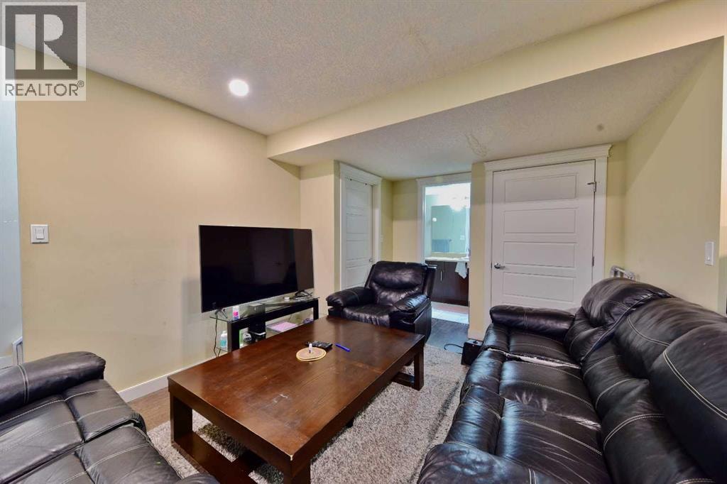 18 Redstone Manor NE — photo 31