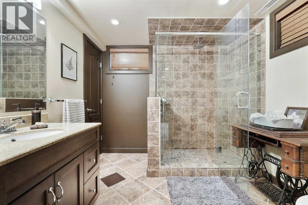 2908 7 Avenue NW — photo 37
