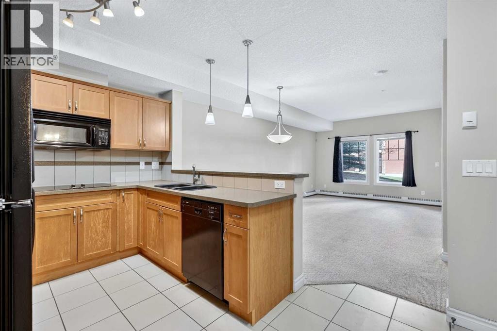137, 60 Royal Oak Plaza NW — photo 4