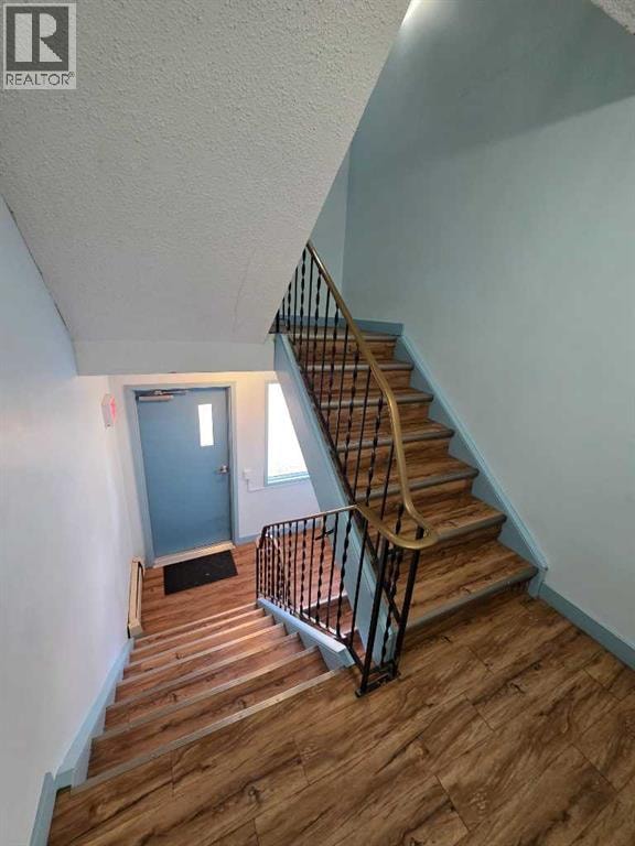 4503 73 Street NW — photo 4