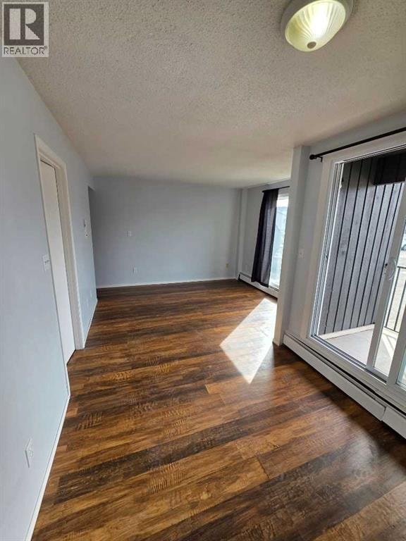 4503 73 Street NW — photo 6
