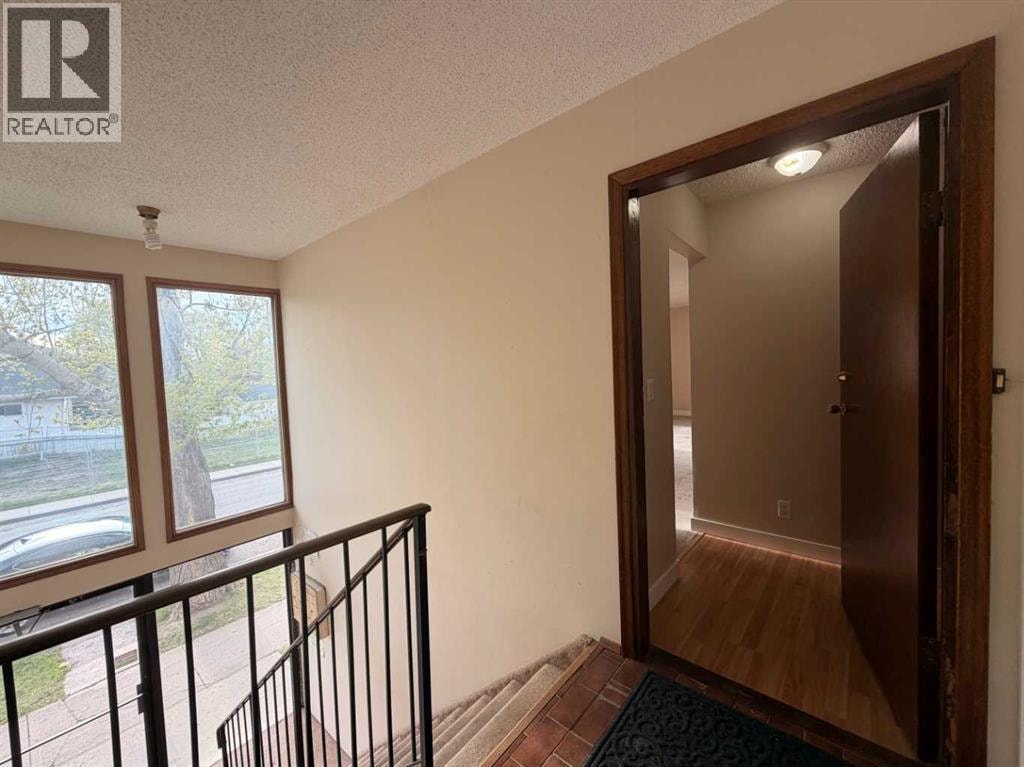1, 1202 2 Street NE — photo 4