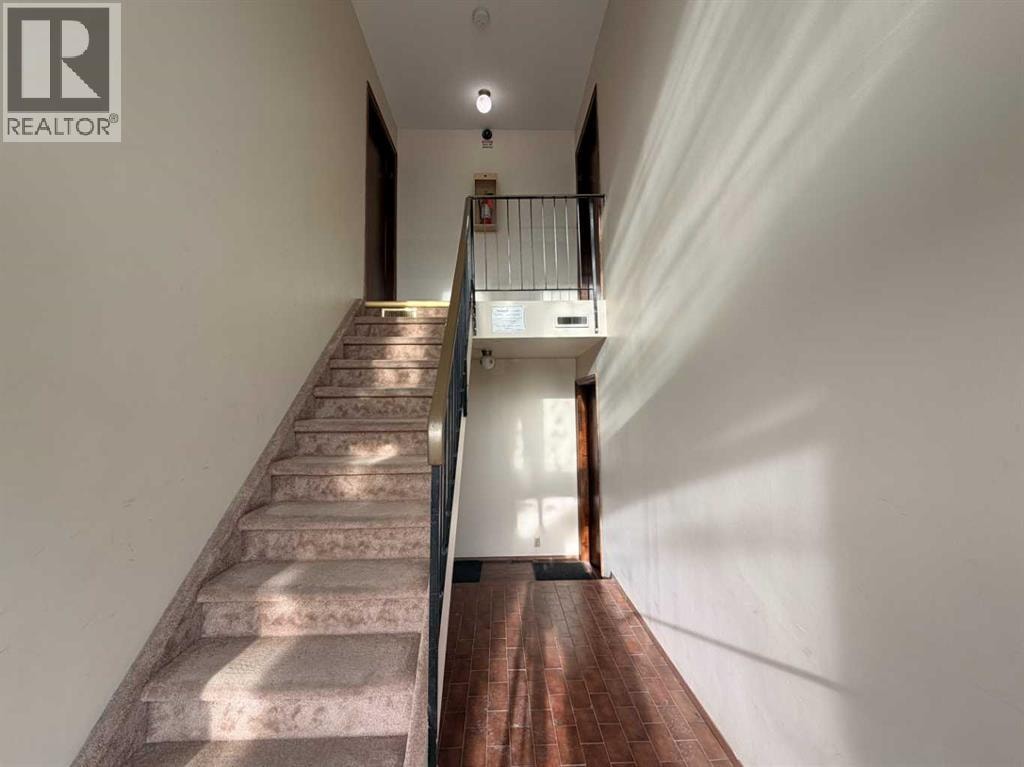 1, 1202 2 Street NE — photo 3