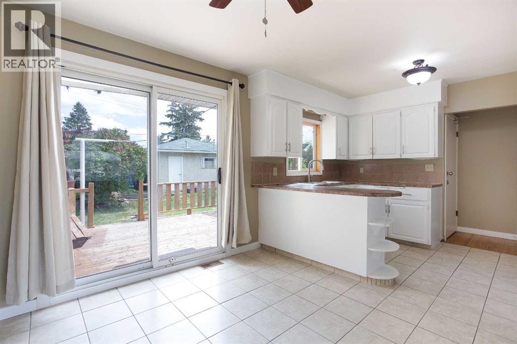 920 41 Street SE — photo 10