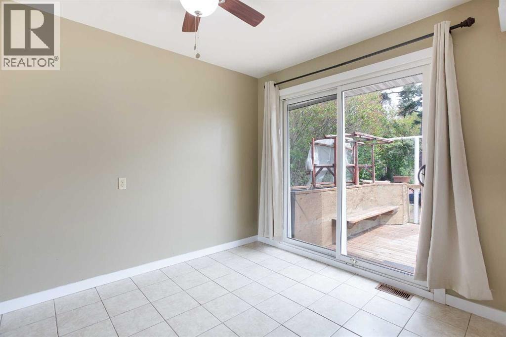 920 41 Street SE — photo 12