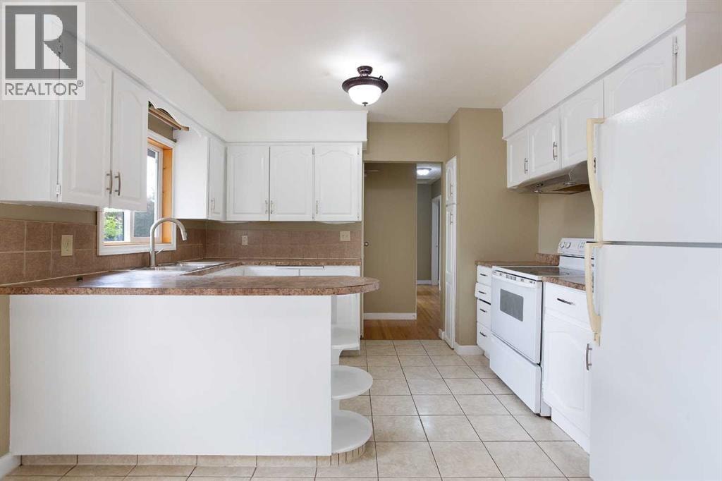 920 41 Street SE — photo 15