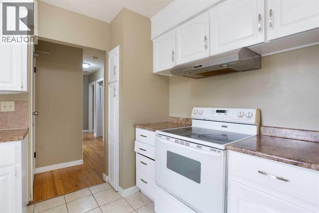 920 41 Street SE — photo 17