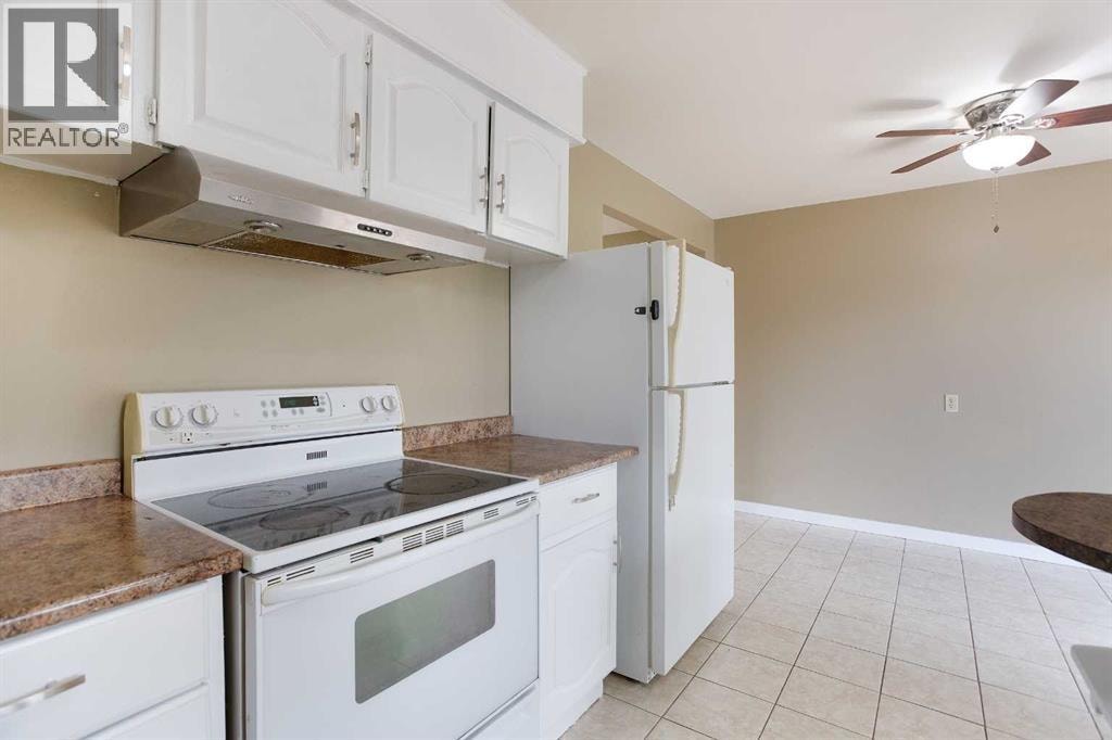 920 41 Street SE — photo 20