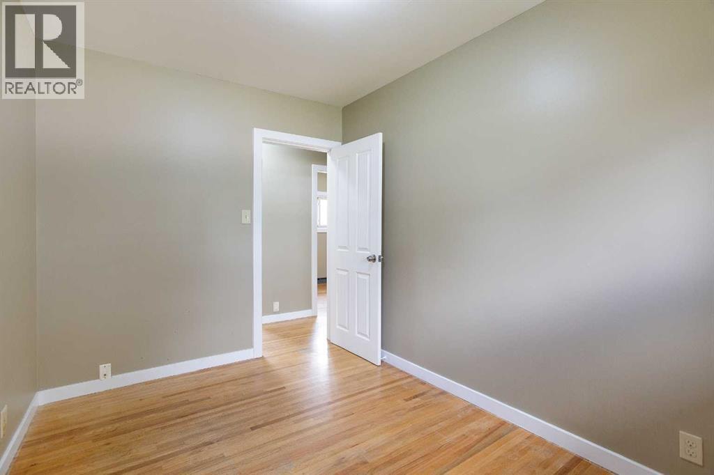 920 41 Street SE — photo 28