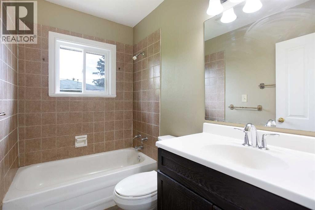 920 41 Street SE — photo 29