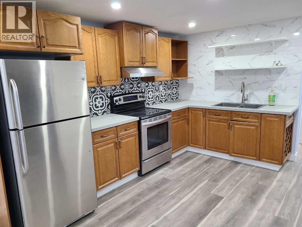 920 41 Street SE — photo 32