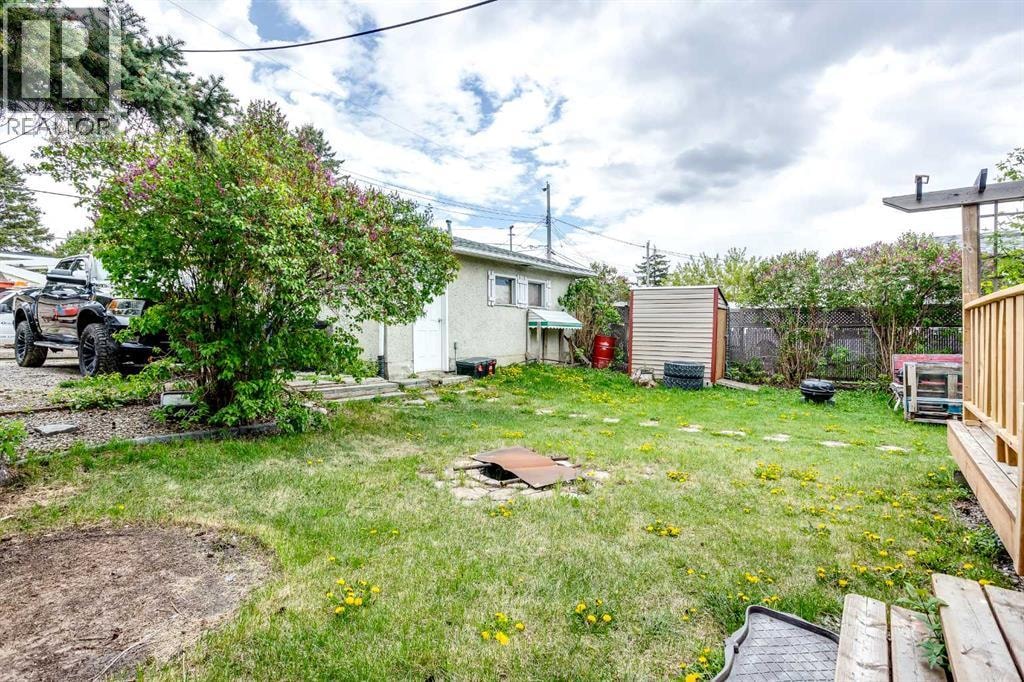 920 41 Street SE — photo 41