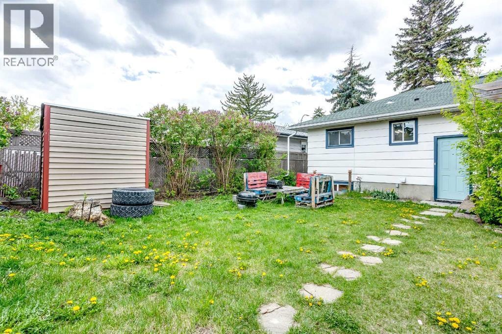 920 41 Street SE — photo 44