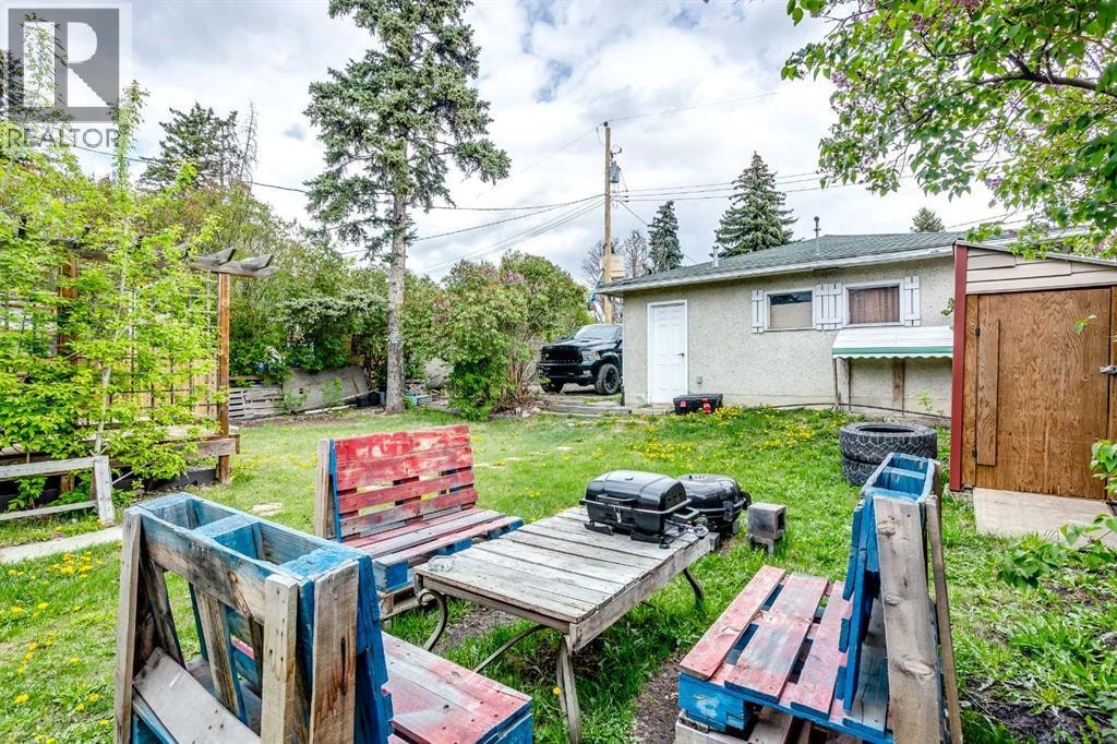 920 41 Street SE — photo 47