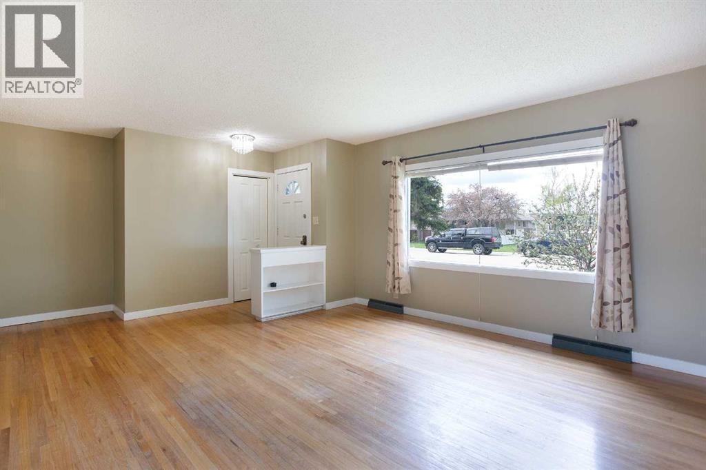 920 41 Street SE — photo 6