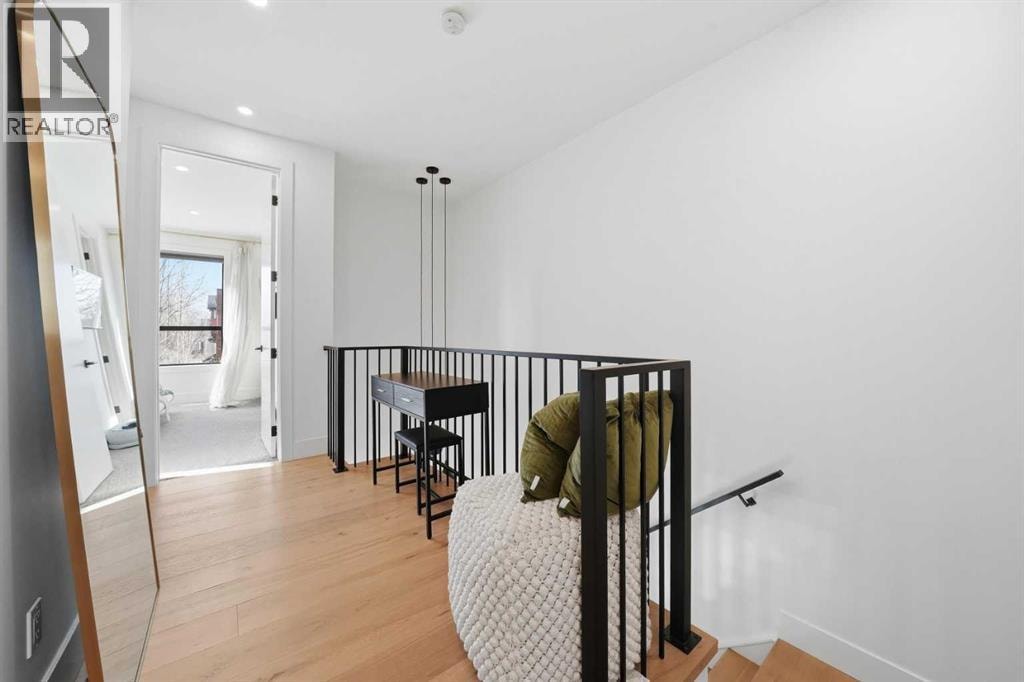1502 37 Avenue SW — photo 25