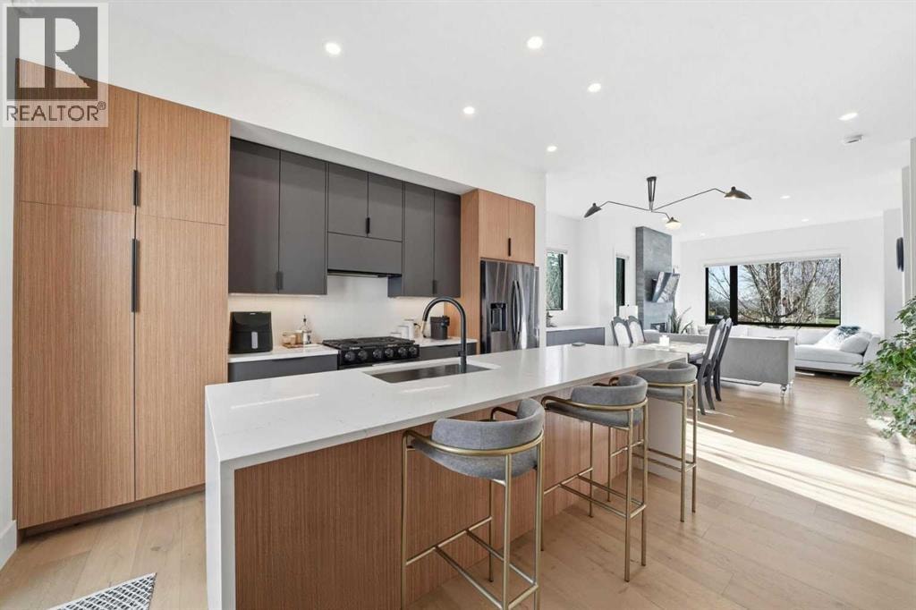 1502 37 Avenue SW — photo 13