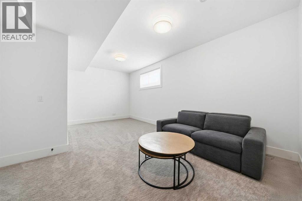 1502 37 Avenue SW — photo 27