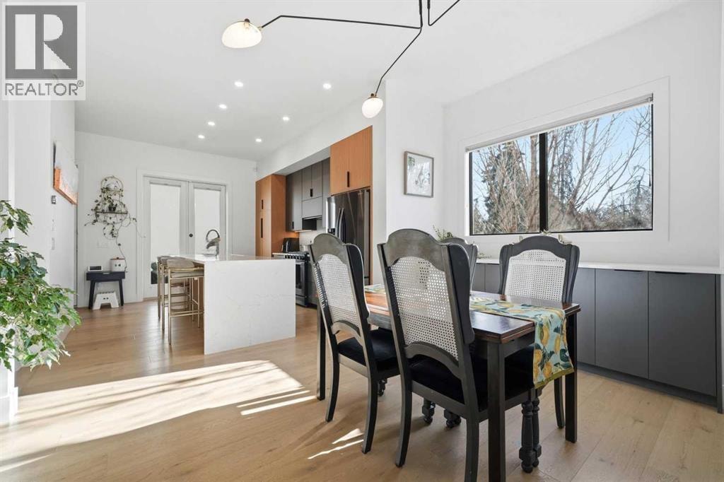 1502 37 Avenue SW — photo 8