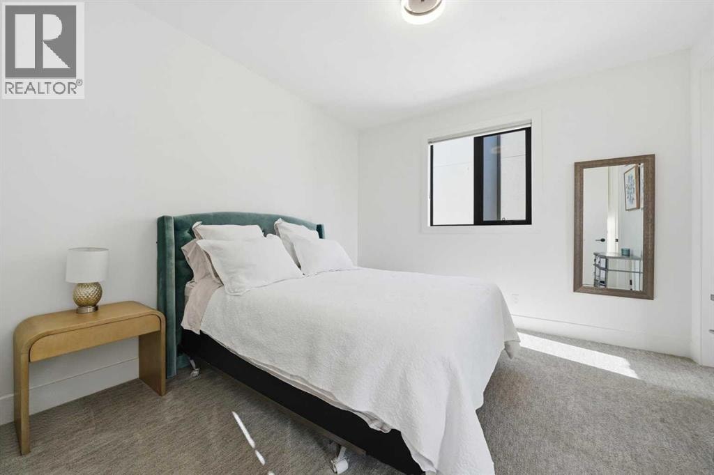 1502 37 Avenue SW — photo 21