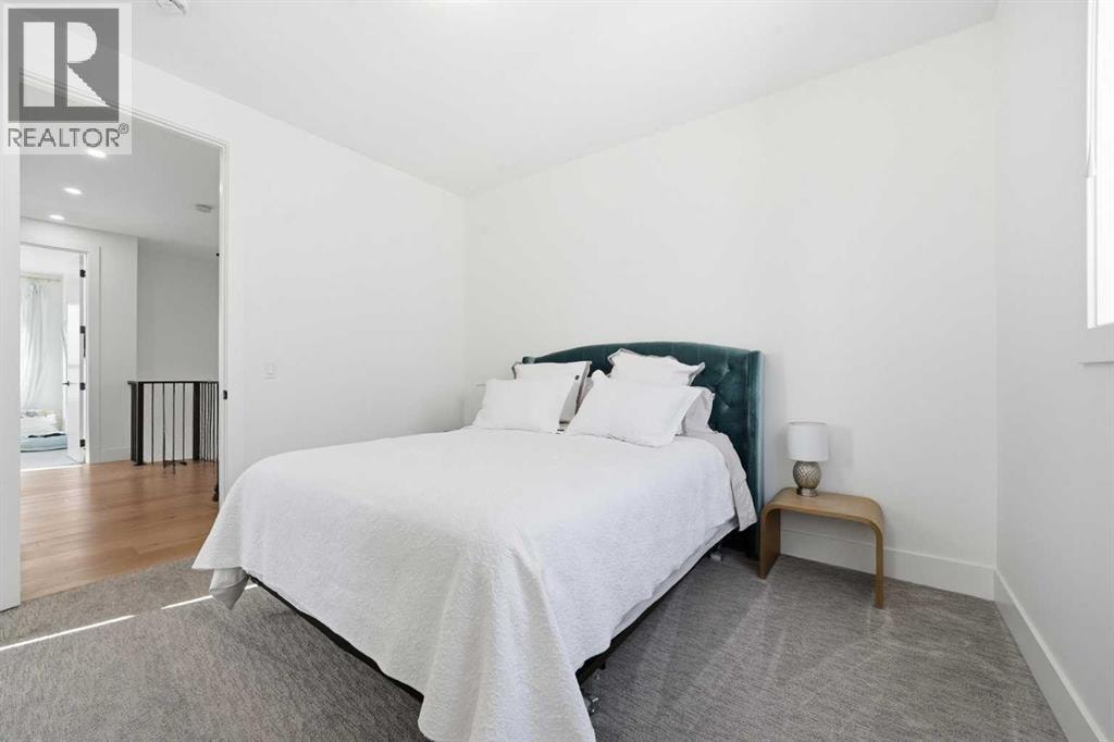 1502 37 Avenue SW — photo 23
